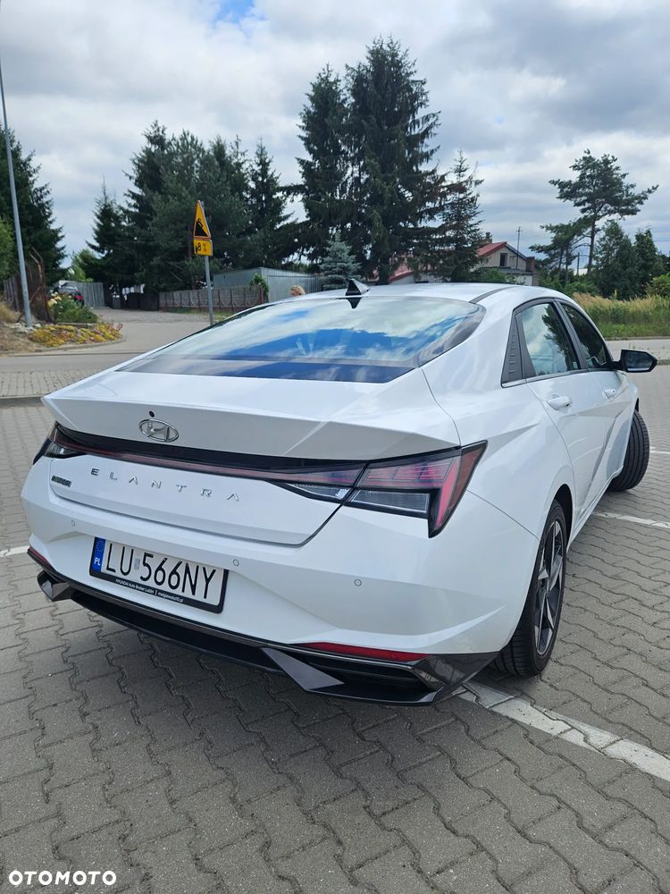 Hyundai Elantra 1.6 Executive CVT - 4
