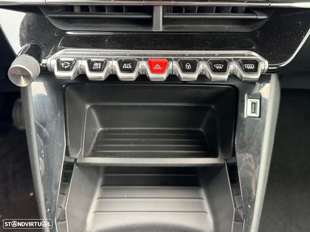 Peugeot 2008 PureTech 130 Active Pack - 17