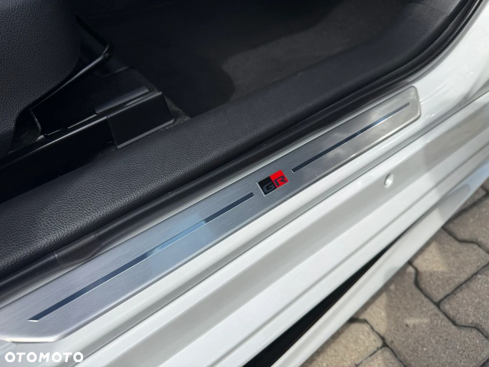 Toyota Corolla 2.0 Hybrid GR Sport Dynamic - 21