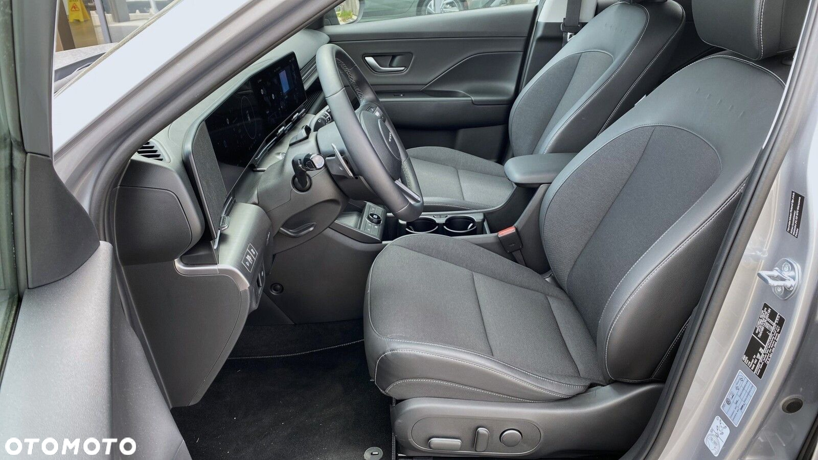 Hyundai Kona Electric 65kWh Executive - 14