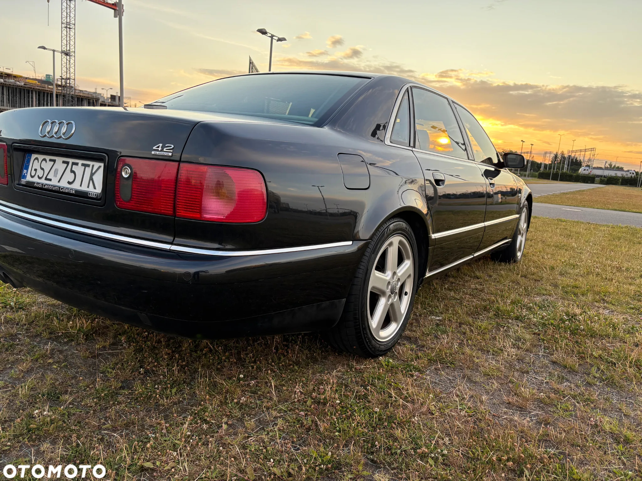 Audi A8 4.2 L Quattro - 3