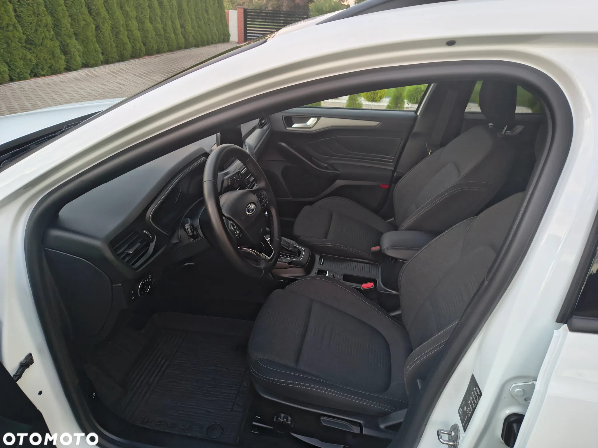 Ford Focus 1.0 EcoBoost Hybrid ACTIVE - 25