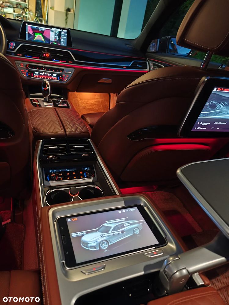BMW Seria 7 750Li xDrive - 16
