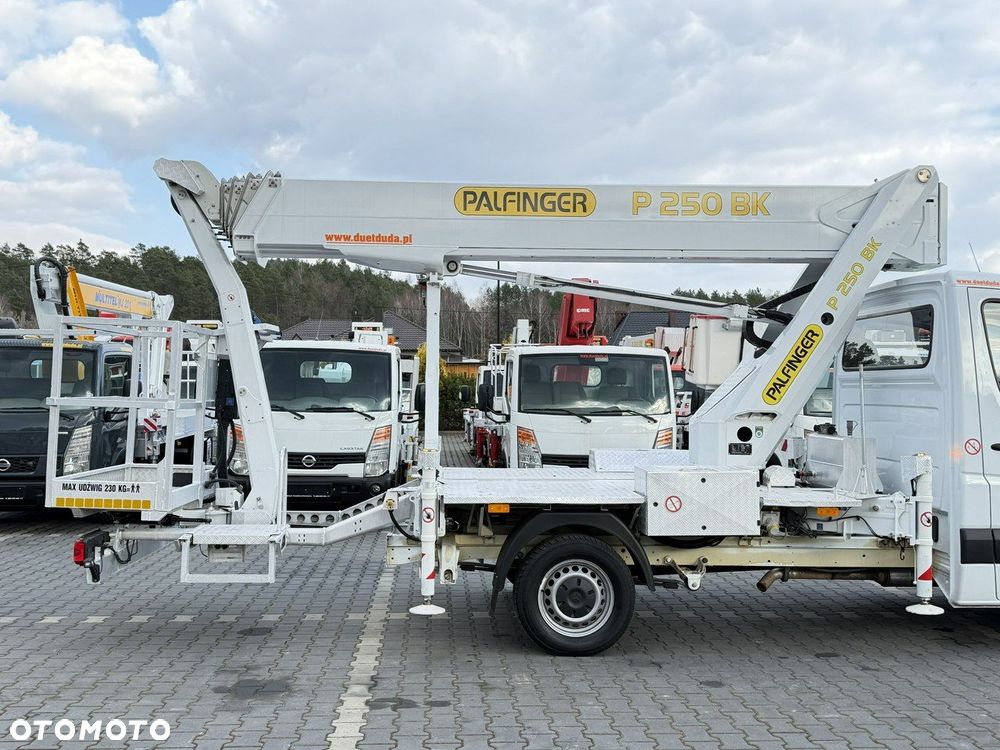 Mercedes-Benz Sprinter - 11