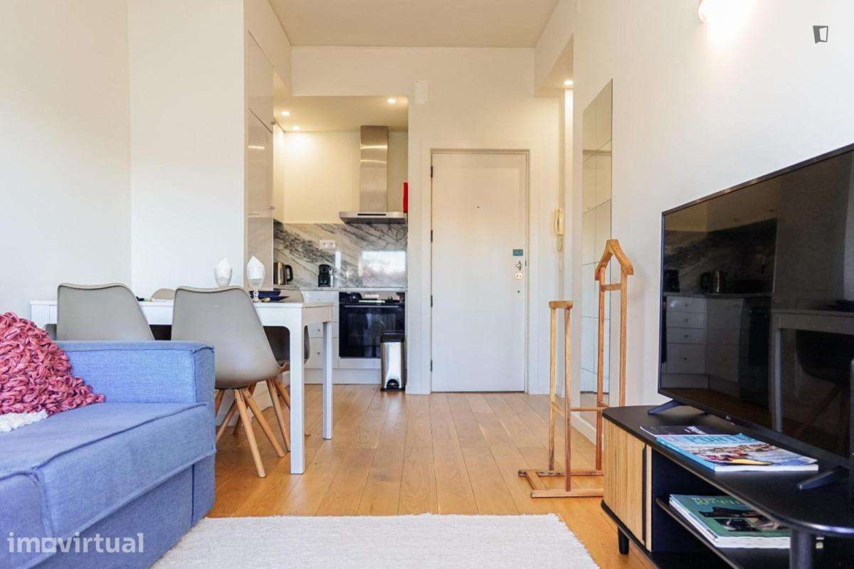Apartamento com 1 quartos - localizado em Santo Ildefonso Porto - Grande imagem: 3/12
