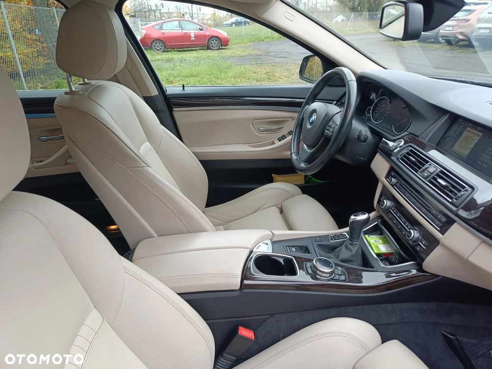 BMW Seria 5 520d Luxury Line - 22