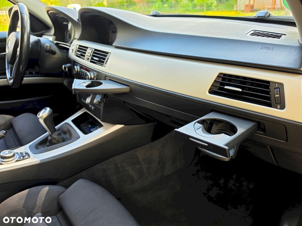 BMW Seria 3 318d - 30