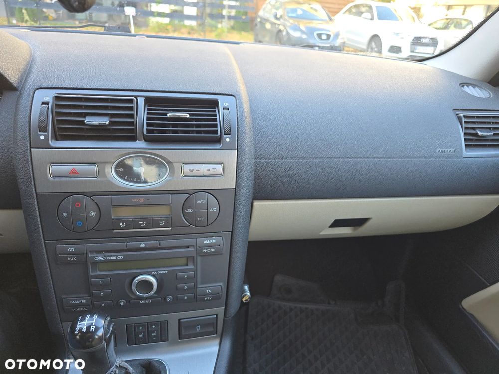 Ford Mondeo - 14