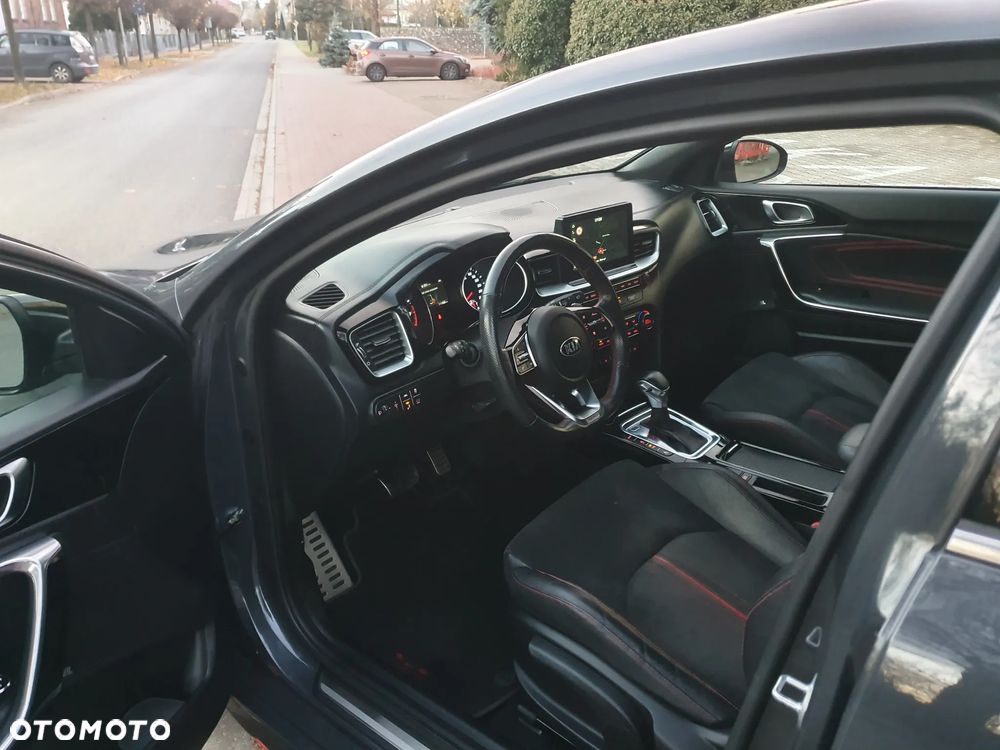 Kia ProCeed 1.6 T-GDI GT DCT - 11