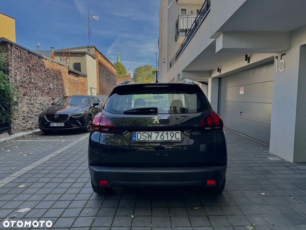 Peugeot 2008 1.2 Pure Tech Style - 4