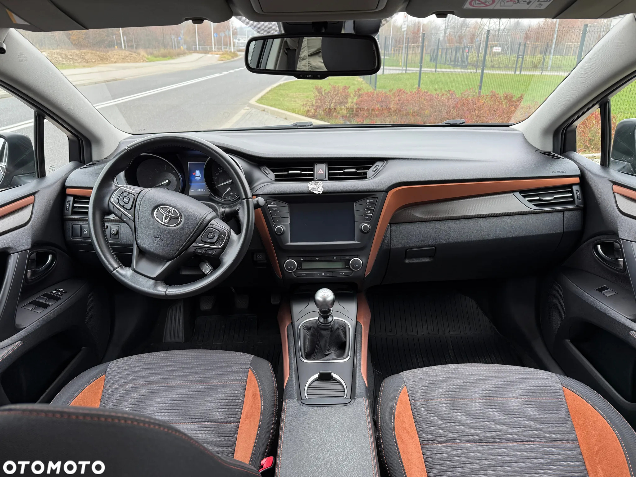 Toyota Avensis 2.0 D-4D Premium - 13