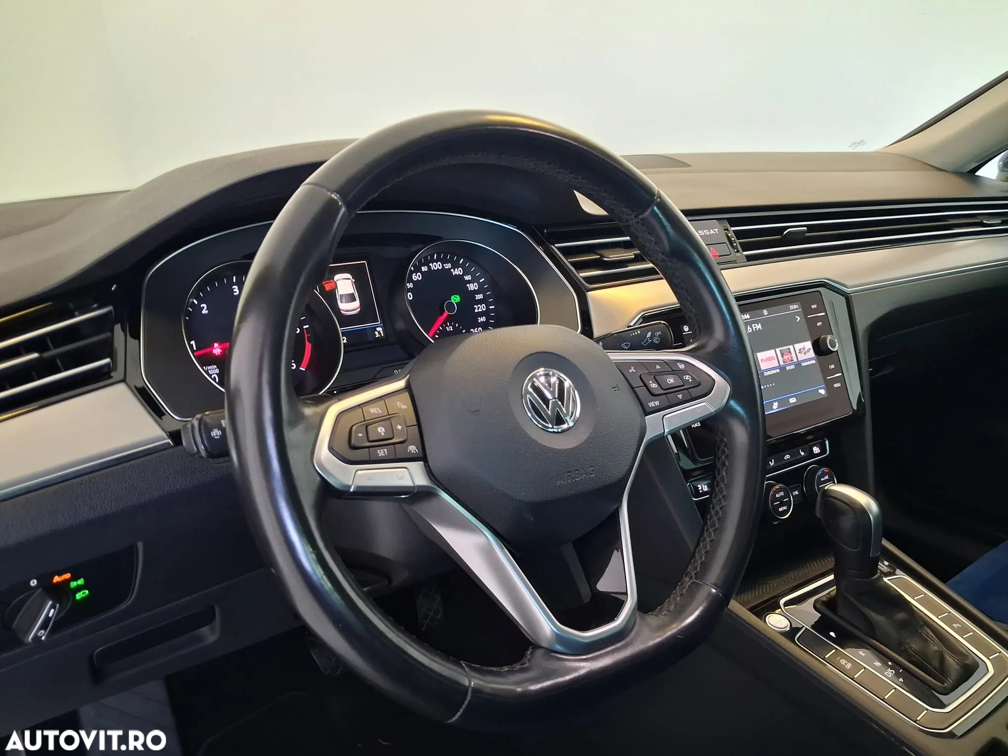 Volkswagen Passat 2.0 TDI DSG Highline - 9