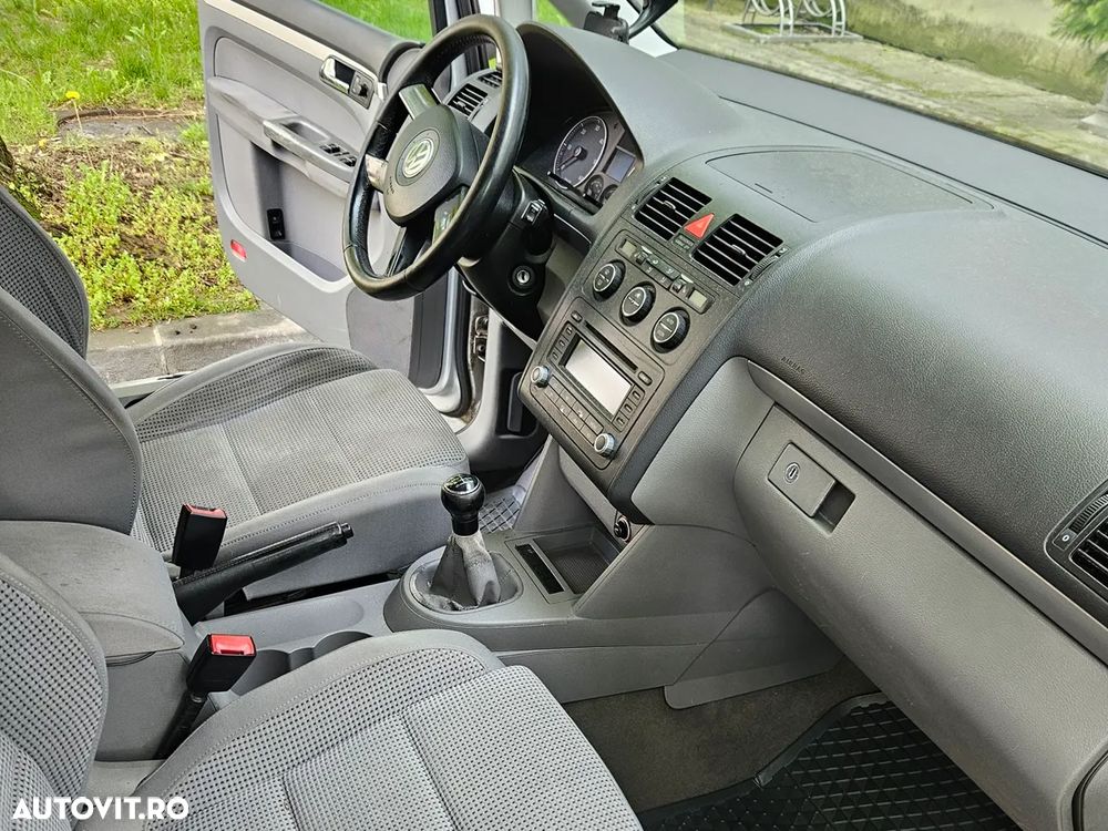 Volkswagen Touran 2.0TDI Highline - 10