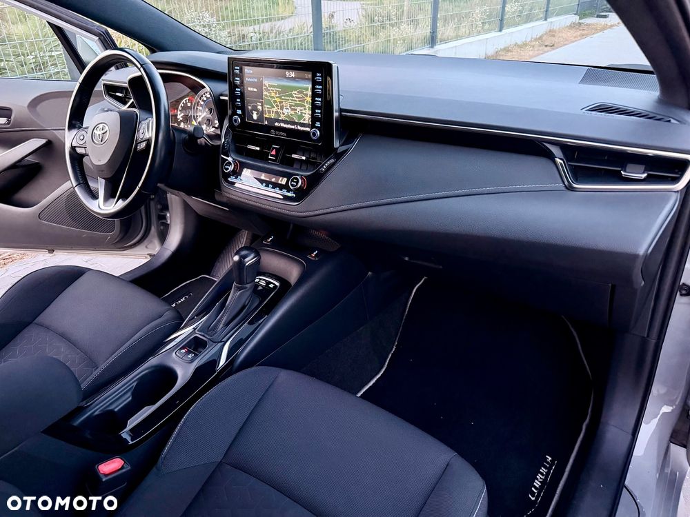 Toyota Corolla 1.8 Hybrid Comfort - 32