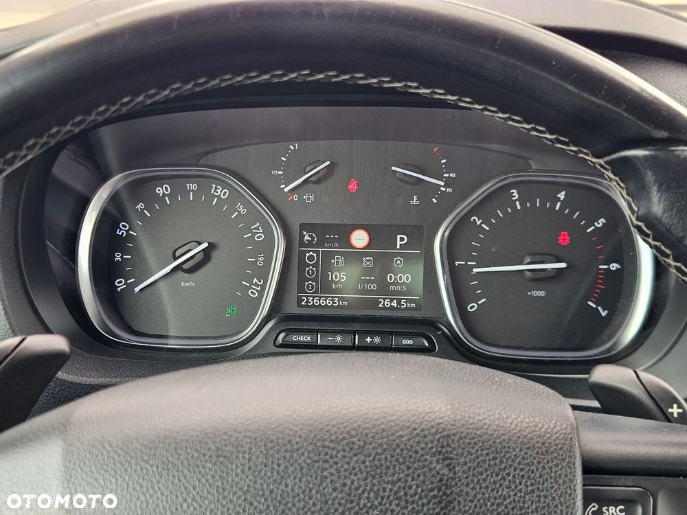 Peugeot Traveller - 23