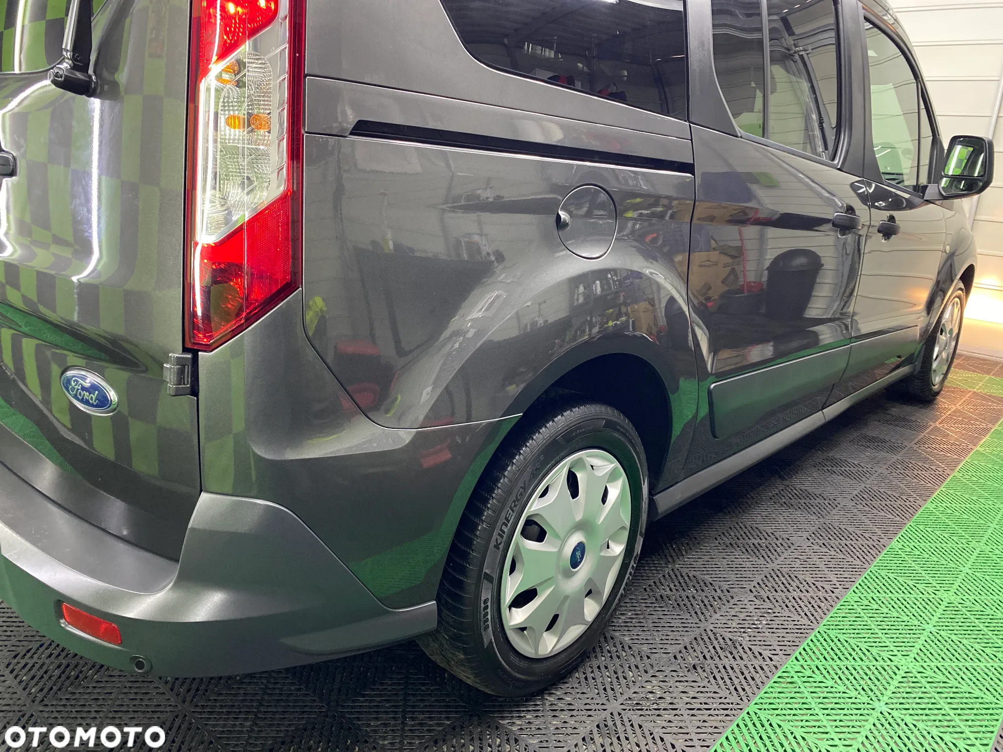 Ford Tourneo Connect 1.5 EcoBlue Start-Stop Trend - 32