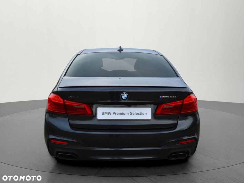 BMW Seria 5 M550i xDrive sport - 7