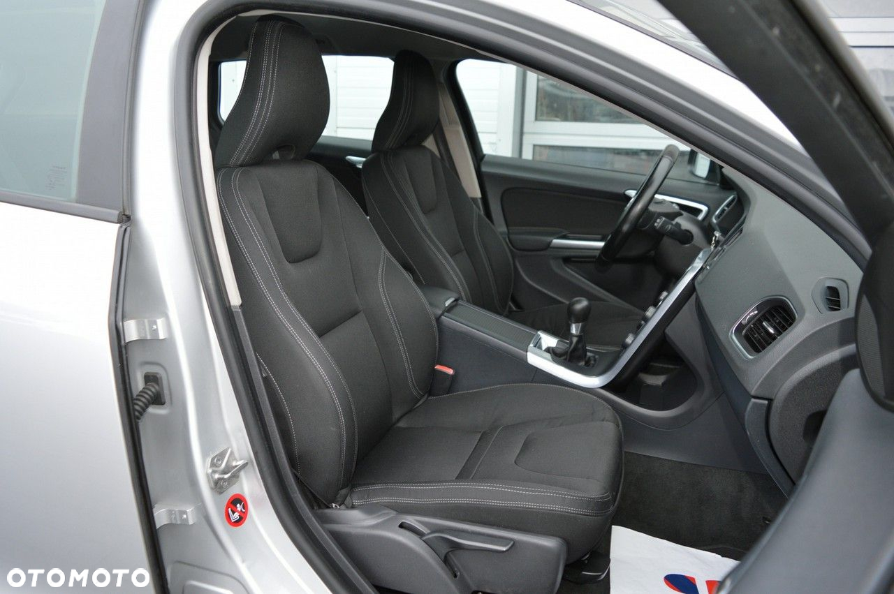 Volvo V60 D2 Kinetic - 28