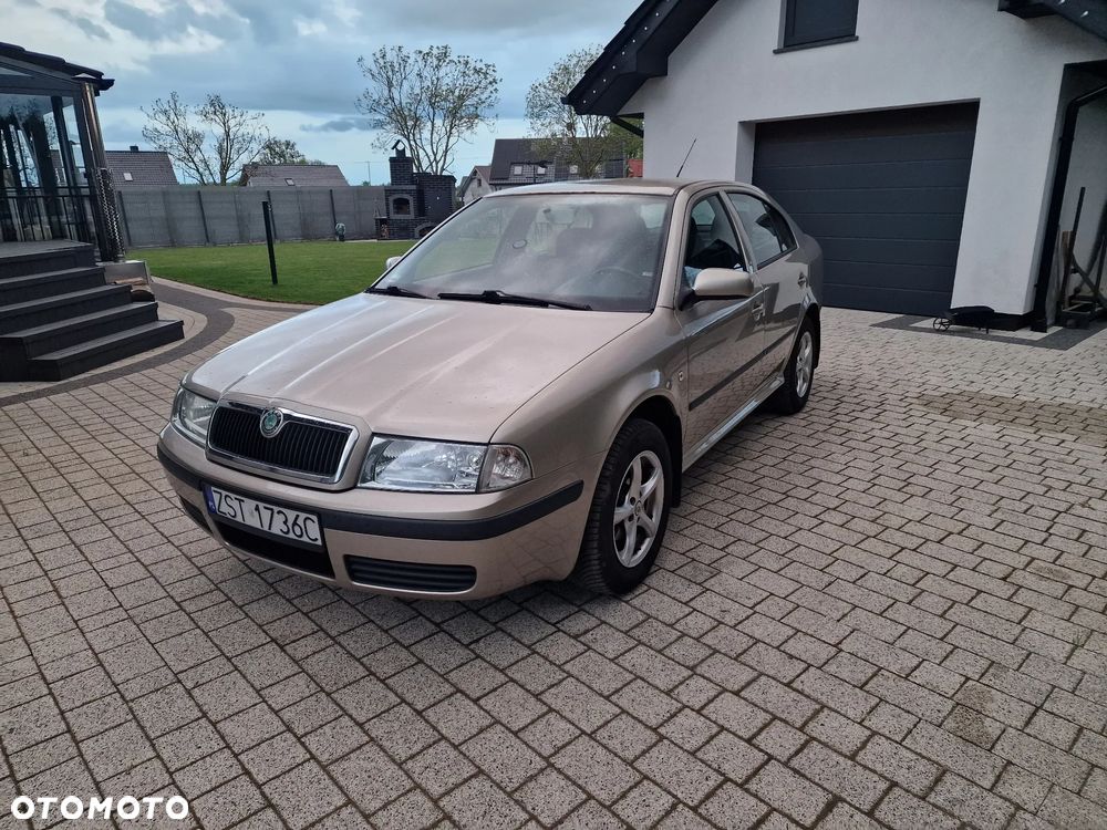 Skoda Octavia 1.6 Tour - 1
