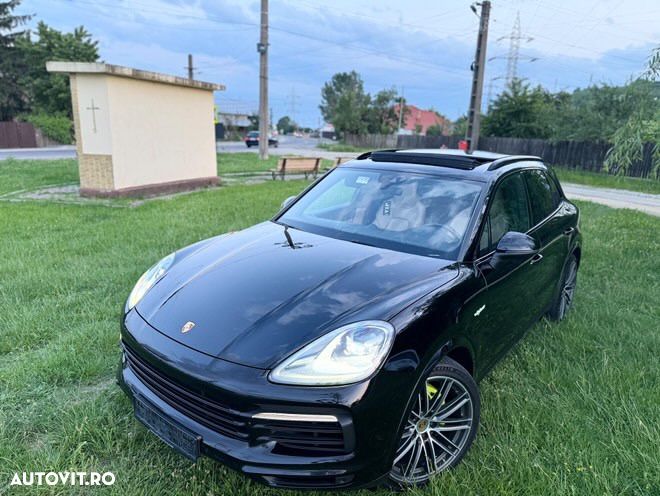 Porsche Cayenne - 1