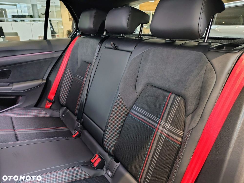 Volkswagen Golf - 30