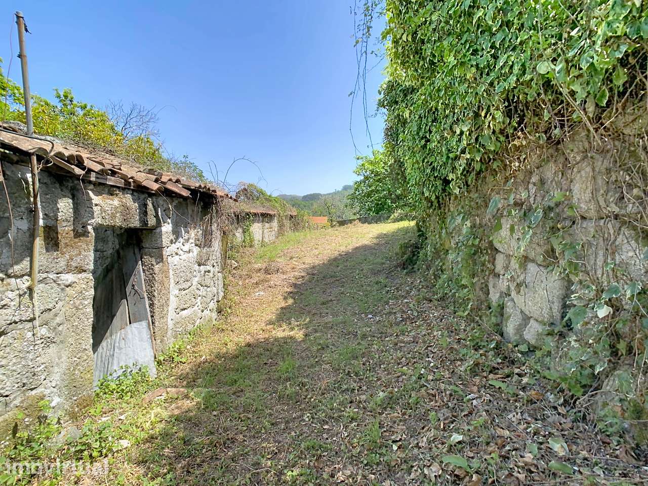 Moradia para restauro em pedra - Grande imagem: 3/23