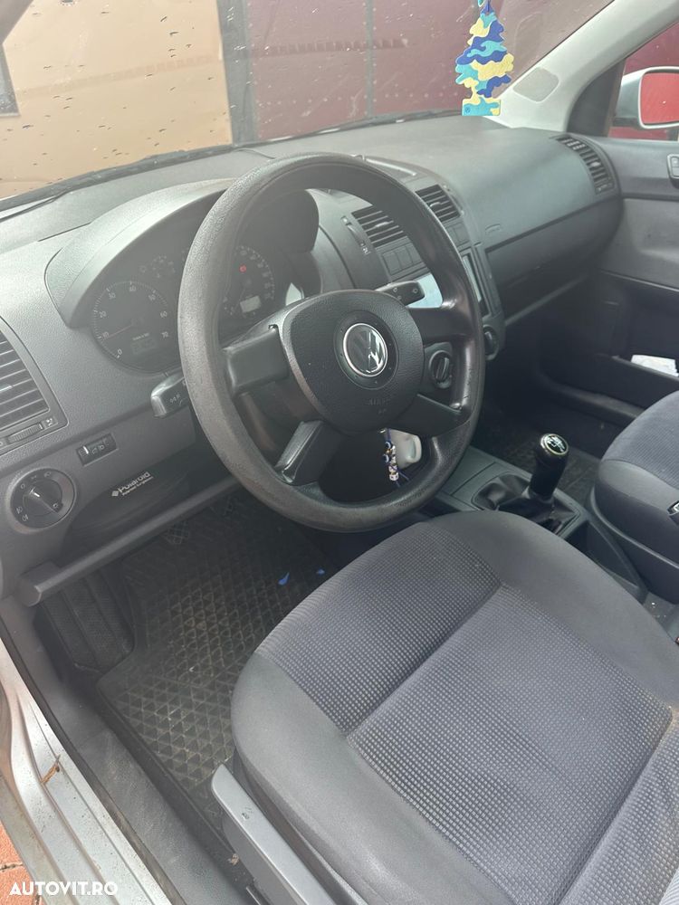 Volkswagen Polo 1.2 Attractive - 7