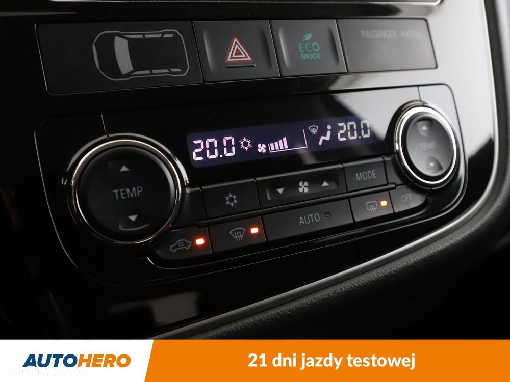 Mitsubishi Outlander - 24