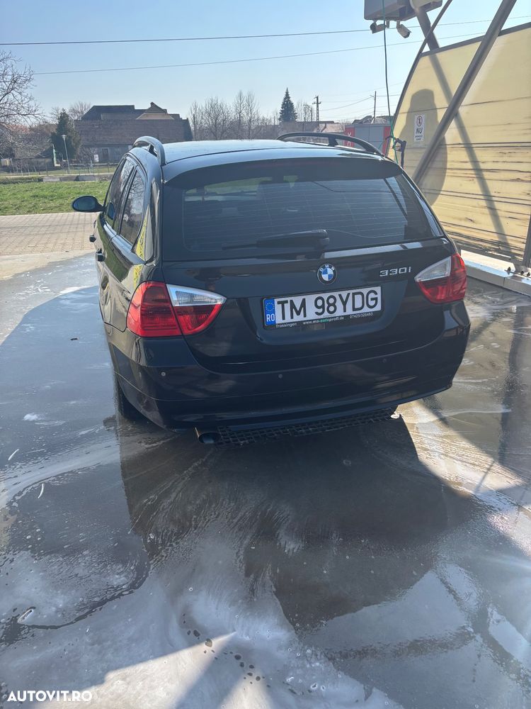 BMW Seria 3 320i - 4