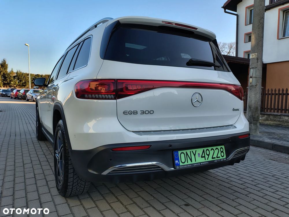 Mercedes-Benz EQB 300 4Matic AMG Line - 8