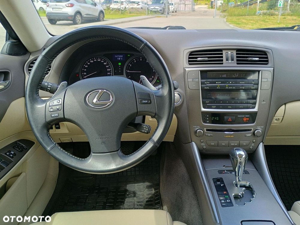Lexus IS - 15