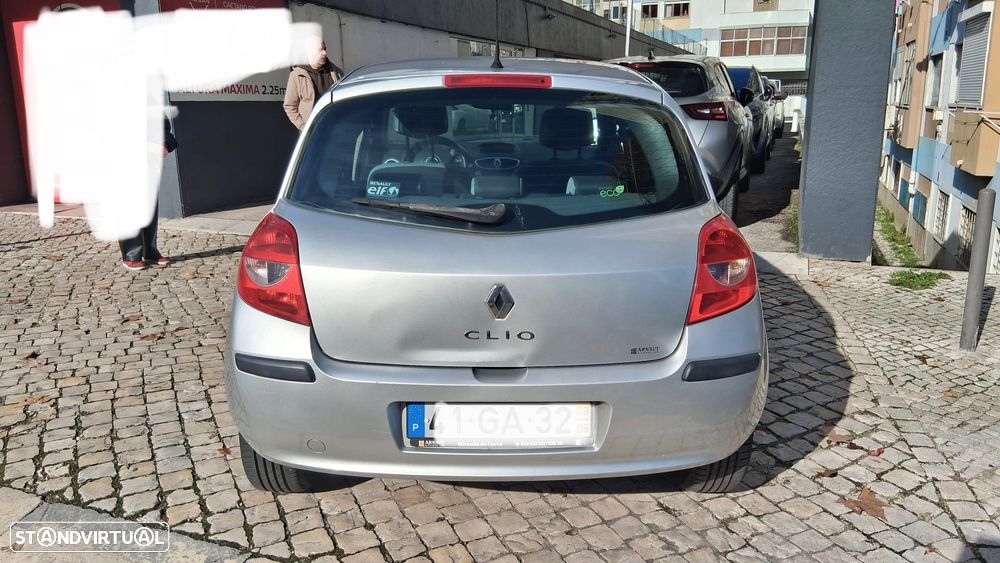 Renault Clio - 2