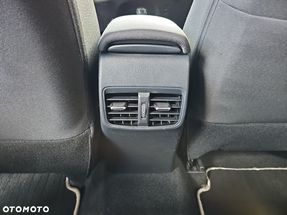 Toyota Corolla - 30