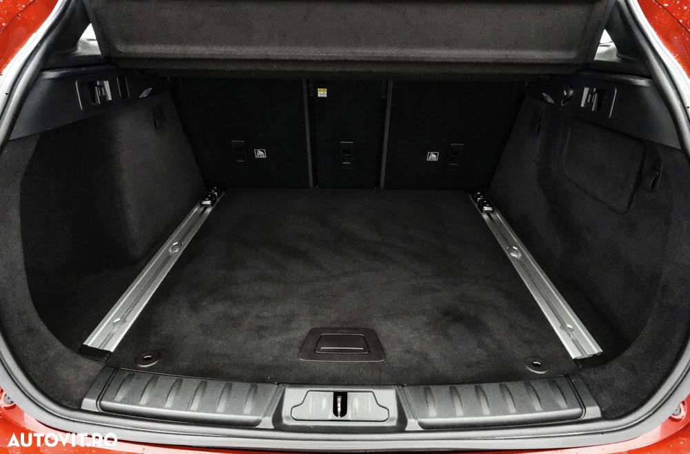 Jaguar F-Pace 20d AWD R-Sport - 24