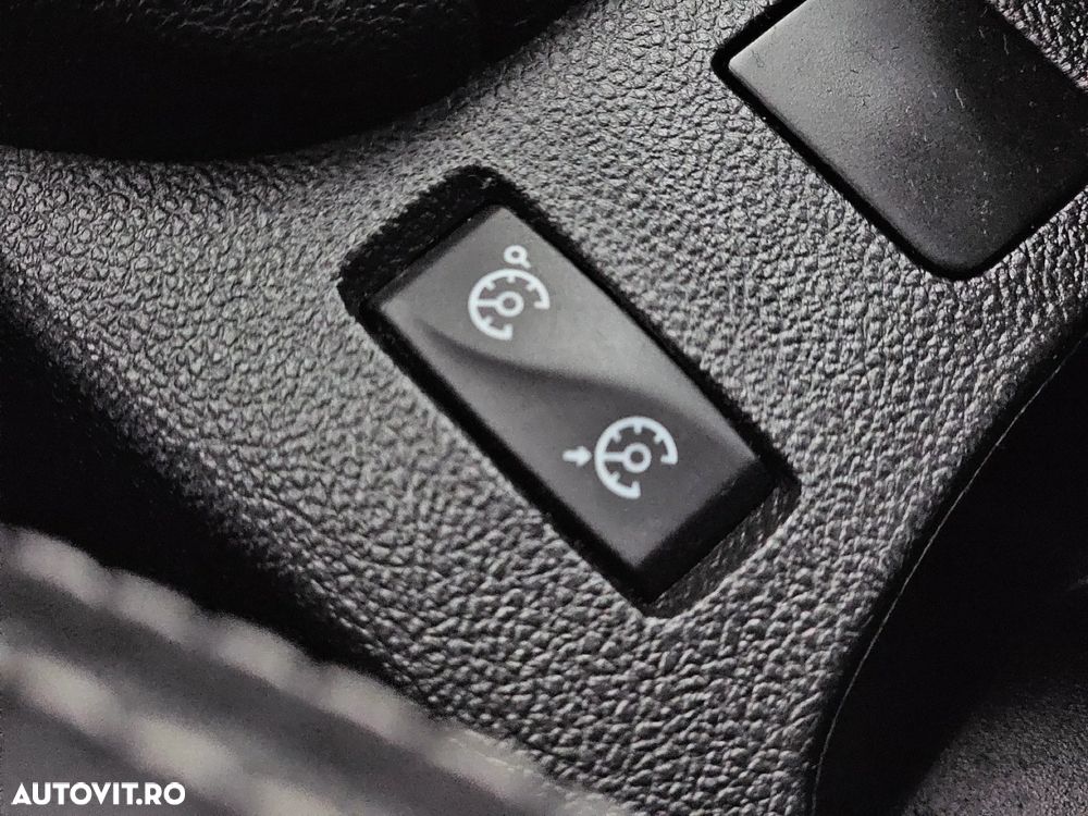 Renault Clio - 24