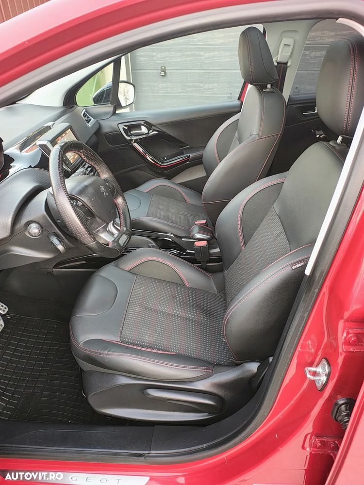 Peugeot 2008 PureTech 110 Stop&Start EAT6 GT-Line Edition - 24