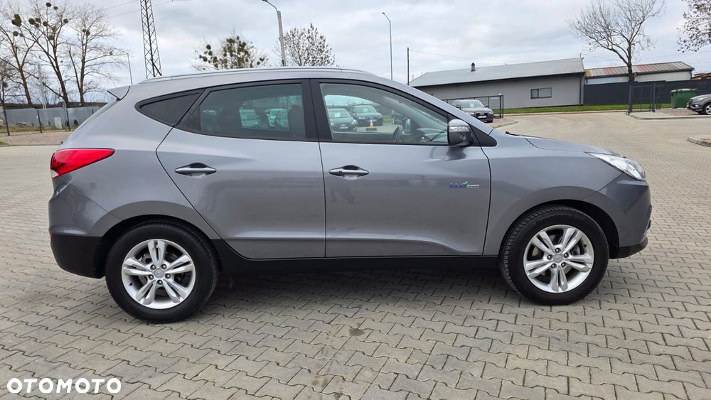 Hyundai ix35 1.7 CRDi 2WD blue Finale Gold - 12