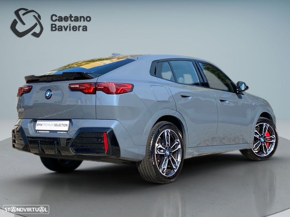 BMW iX2 eDrive20 Pack Desportivo M Pro - 2