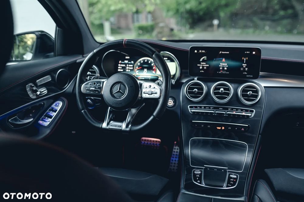 Mercedes-Benz GLC - 30