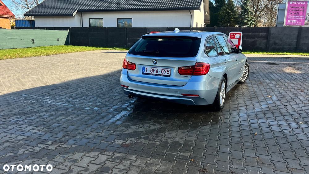 BMW Seria 3 320i Sport Line - 9