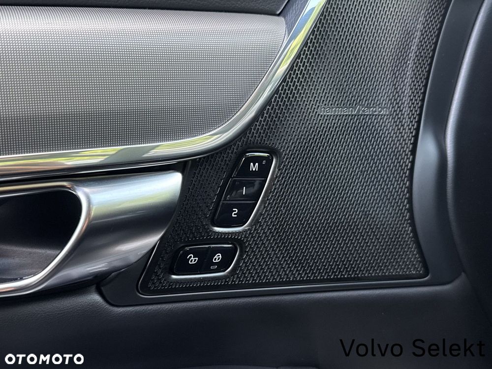 Volvo V90 Cross Country - 28