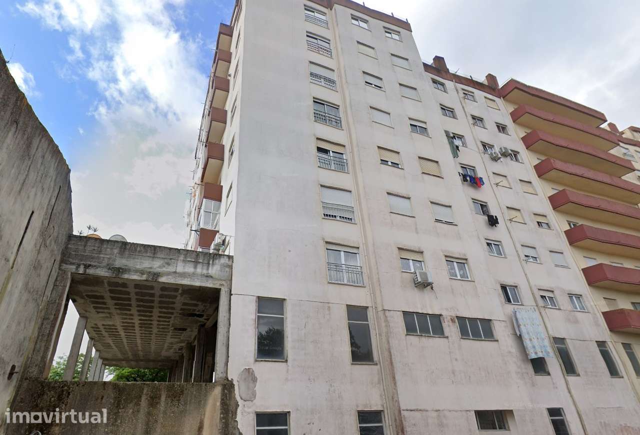 Apartamento T3 com 109m² em Rio Maior | Excelente Oportunidade - Grande imagem: 2/9