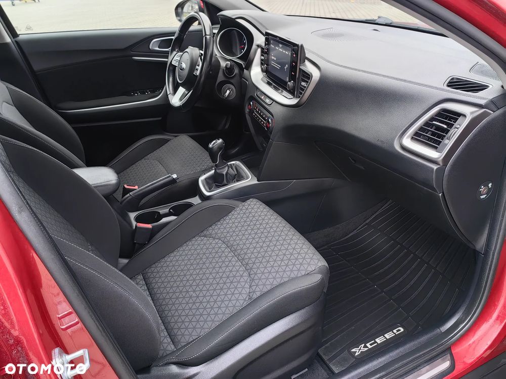 Kia XCeed 1.4 T-GDI M - 9