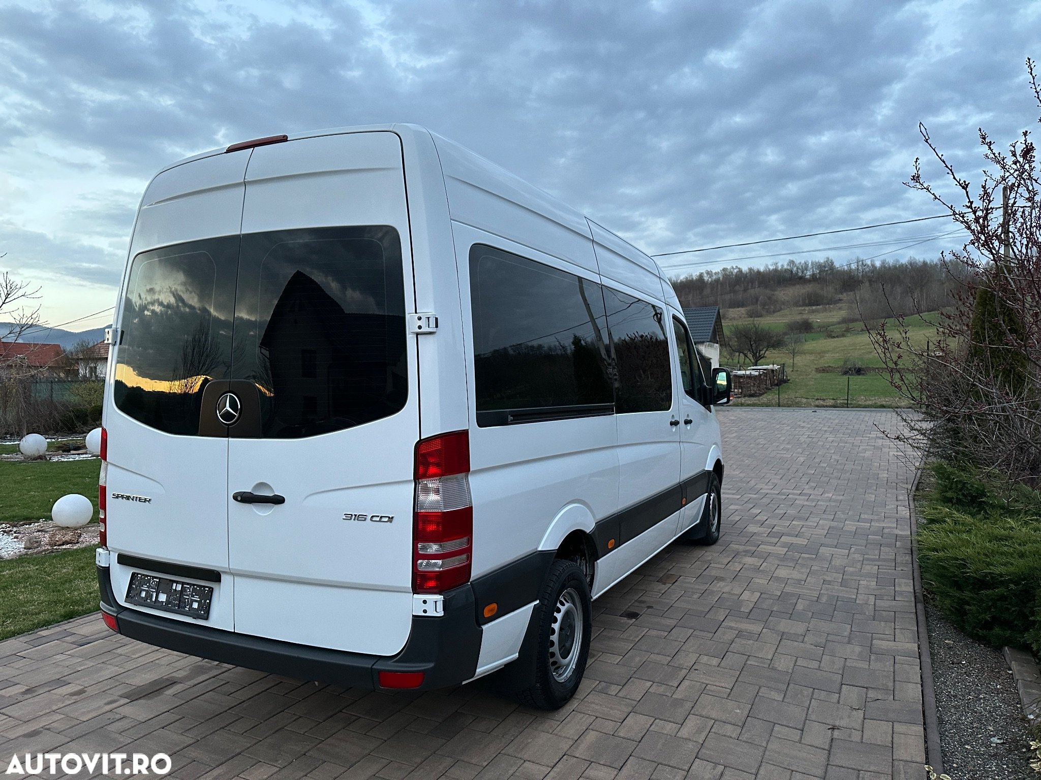 Mercedes-Benz Sprinter 316 Mediu 8+1 Locuri - 4