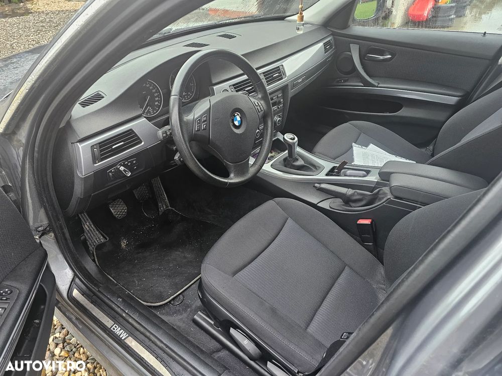 BMW Seria 3 318d - 5