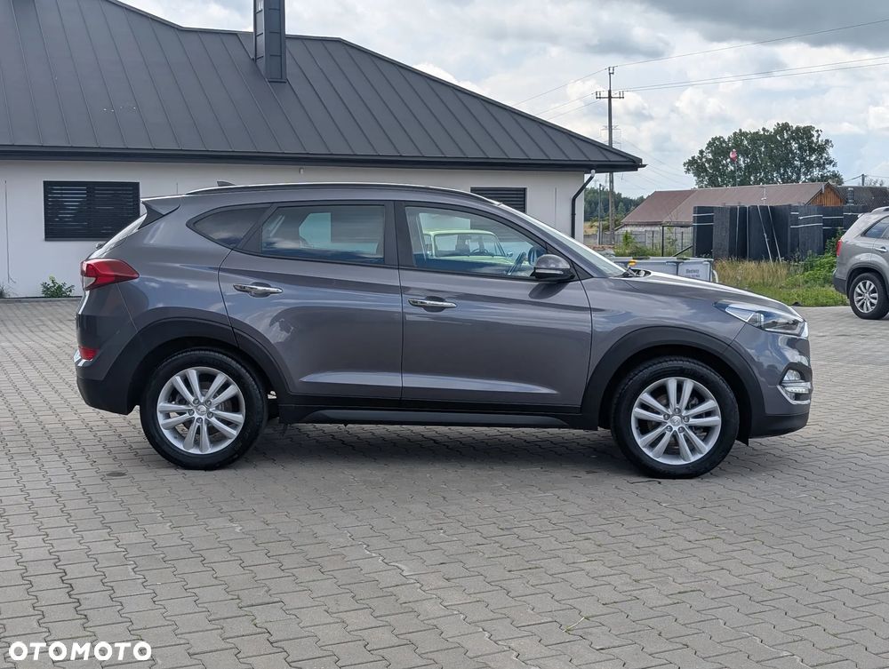 Hyundai Tucson 1.7 CRDI BlueDrive Style 2WD - 16