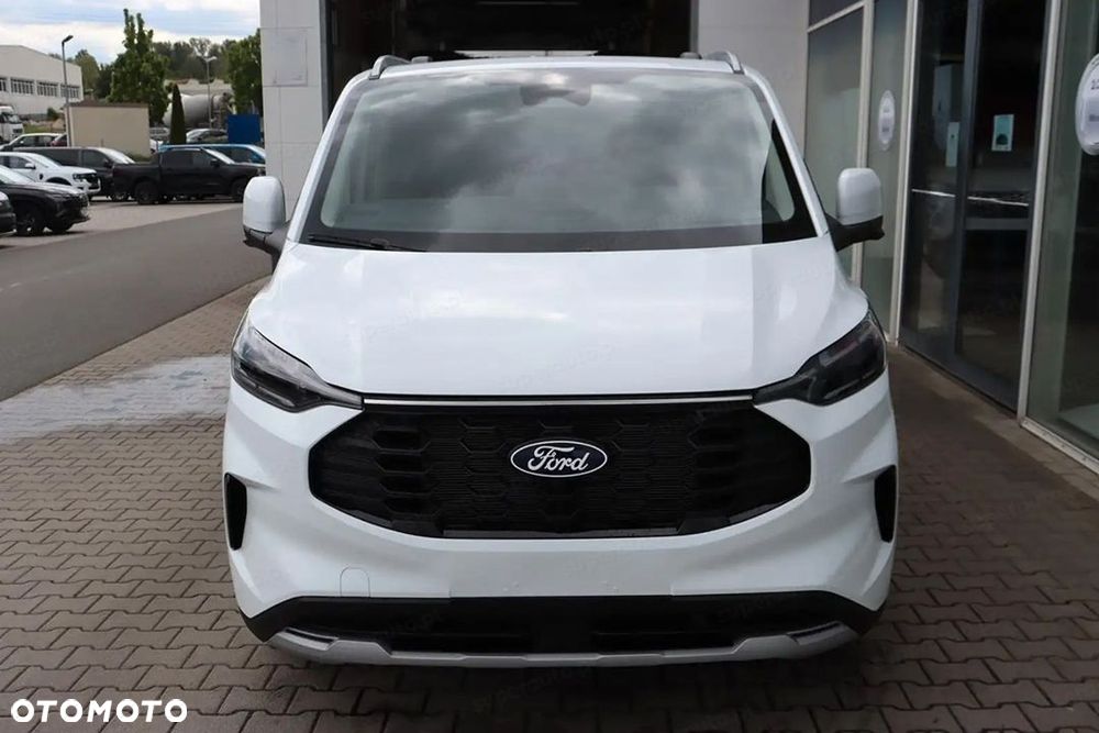 Ford Tourneo Custom - 4