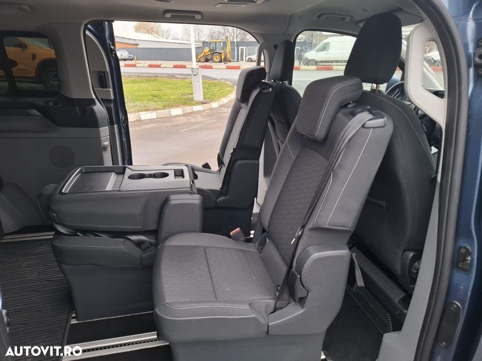 Ford Tourneo Custom - 20