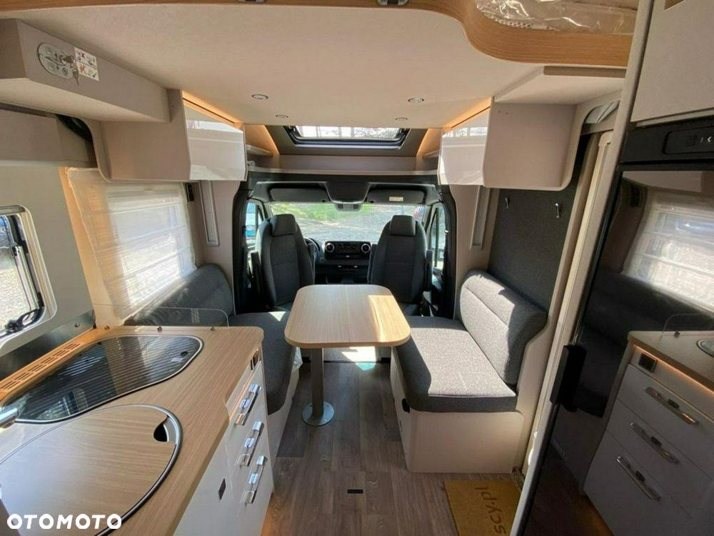 Hymer-Eriba Tramp S 685 - półintegra w układzie face to face - 10