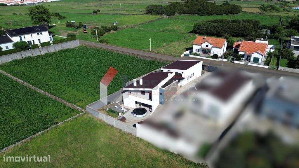 Moradia T3 de arquitetura moderna com excelentes áreas! - Grande imagem: 3/60
